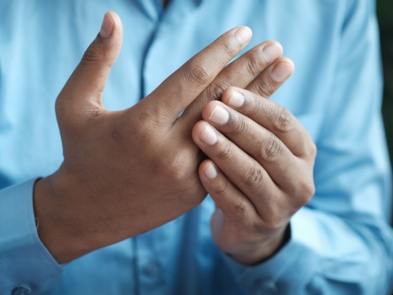 Dolore da artrite: sintomi e cure naturali
